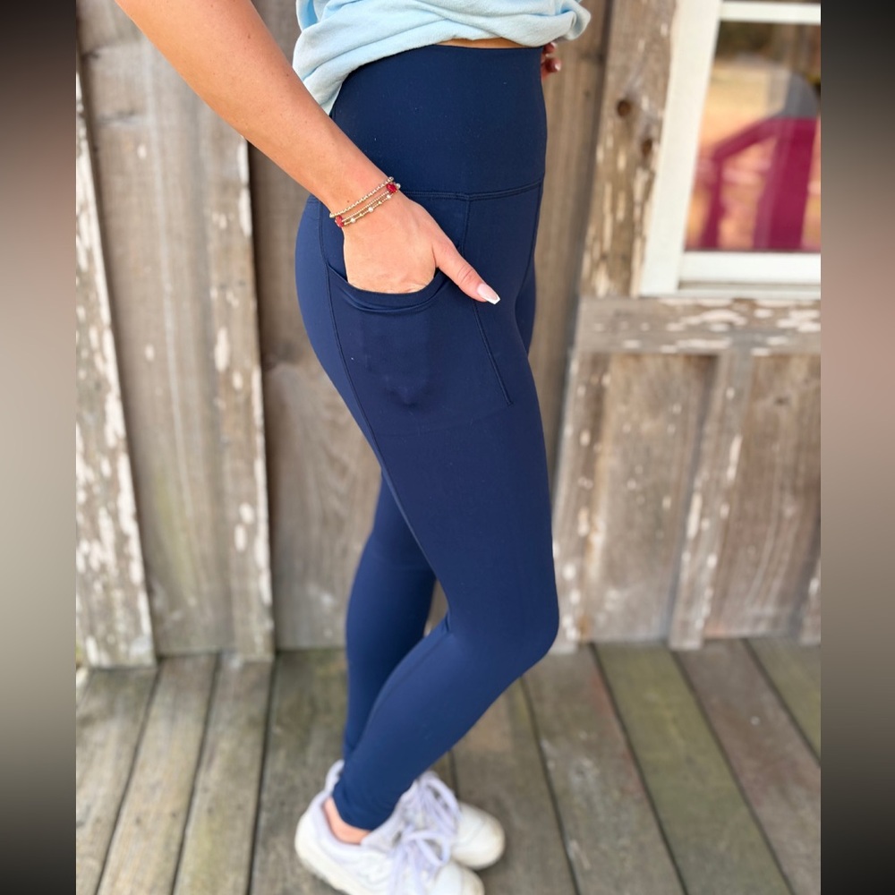 Lulu Mac Navy Solid Leggings